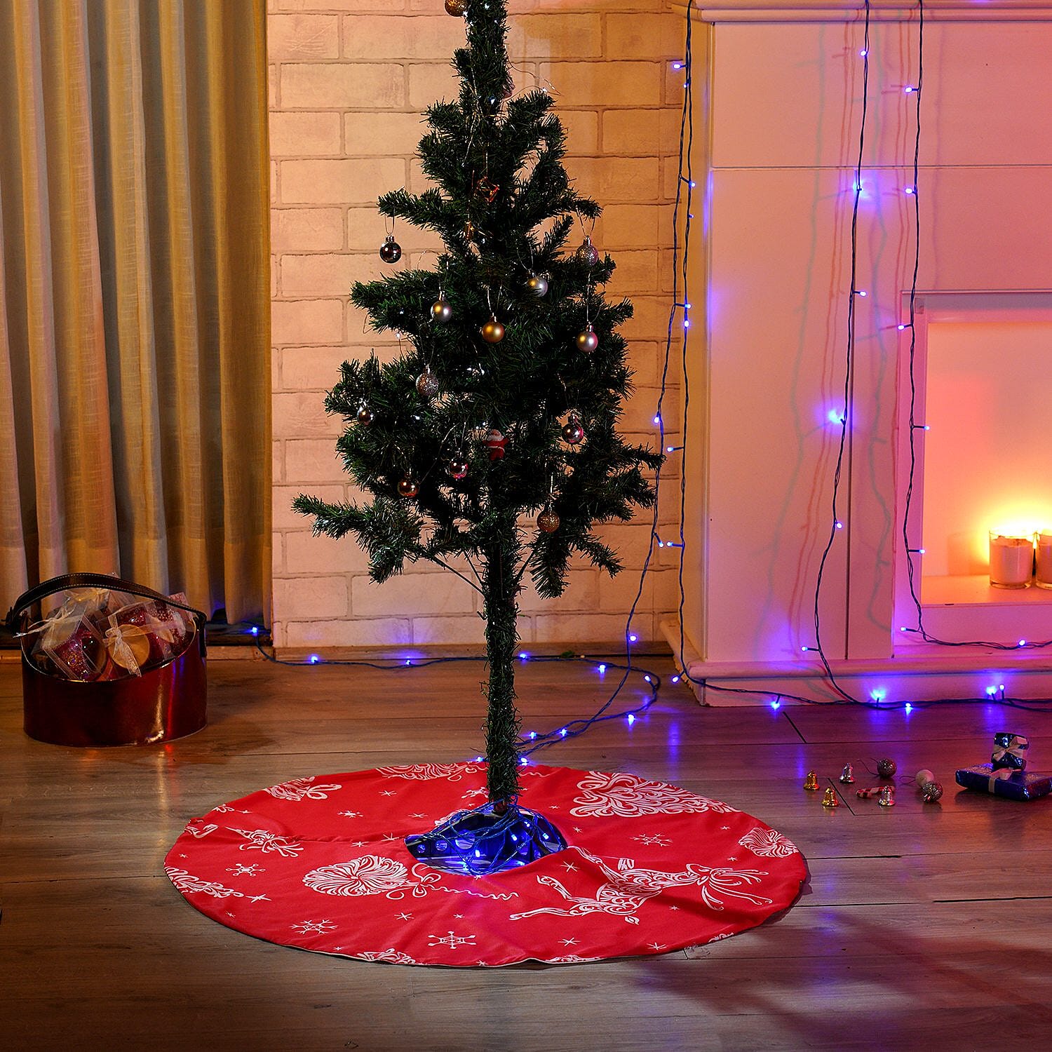 100% Cotton Reindeer Print Christmas Tree Skirt (Size 89Dia Cm) - Red 7132869 3