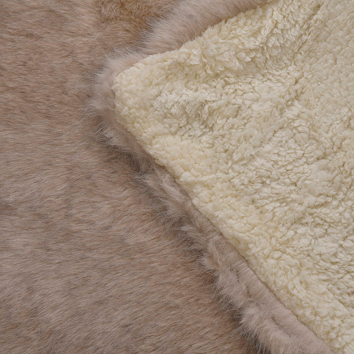 1000 gsm Plush Sherpa Blanket 7786939 5