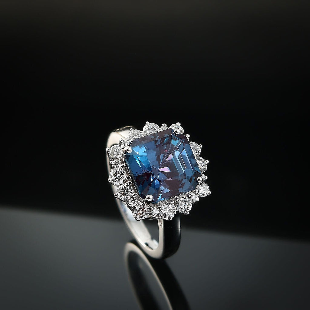 10K White Gold  AAA   Lab Grown Alexandrite ,  Lab Grown Diamond  EF, VS Solitaire Ring 6.99 ct,  Gold Wt. 4.43 Gms  6.230  Ct.