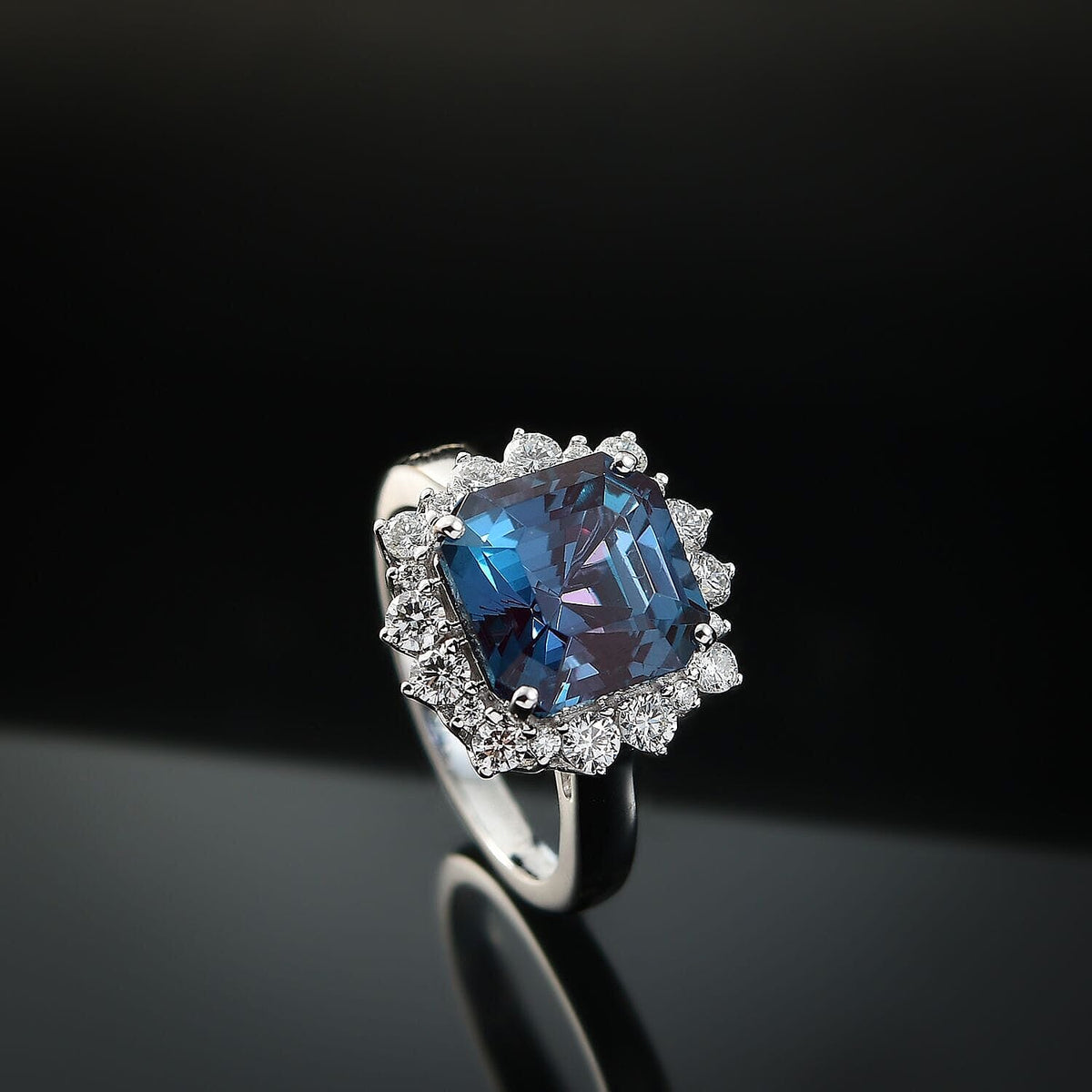 10K White Gold  AAA   Lab Grown Alexandrite ,  Lab Grown Diamond  EF, VS Solitaire Ring 6.99 ct,  Gold Wt. 3.94 Gms  6.230  Ct. 8052355 1