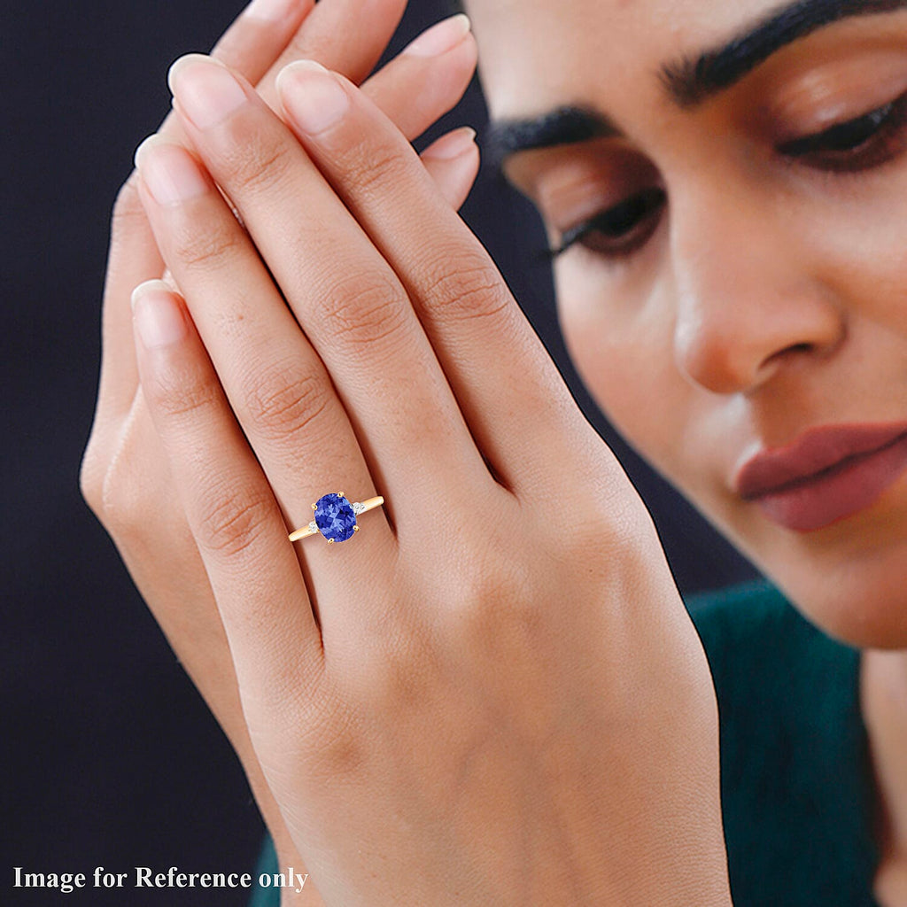18K Yellow Gold  AAA   Tanzanite ,  White Diamond  SI Main Stone With Side Stone Ring 2.10 ct,  Gold Wt. 5.5 Gms  2.100  Ct.