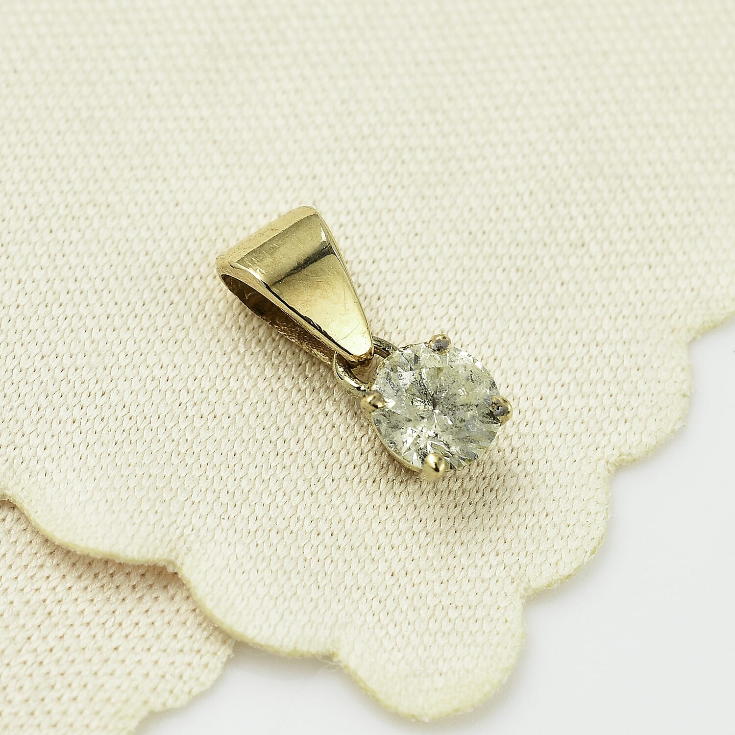 18K Yellow Gold  VS   White Diamond  VS Pendant 0.20 ct,  Gold Wt. 0.3 Gms  0.200  Ct. 7815673 1