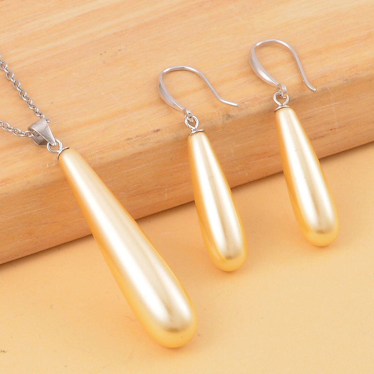 2 Piece Set - Golden Shell Pear Drop Earring with Hook &amp; Necklace (Size - 20) V32743887 2