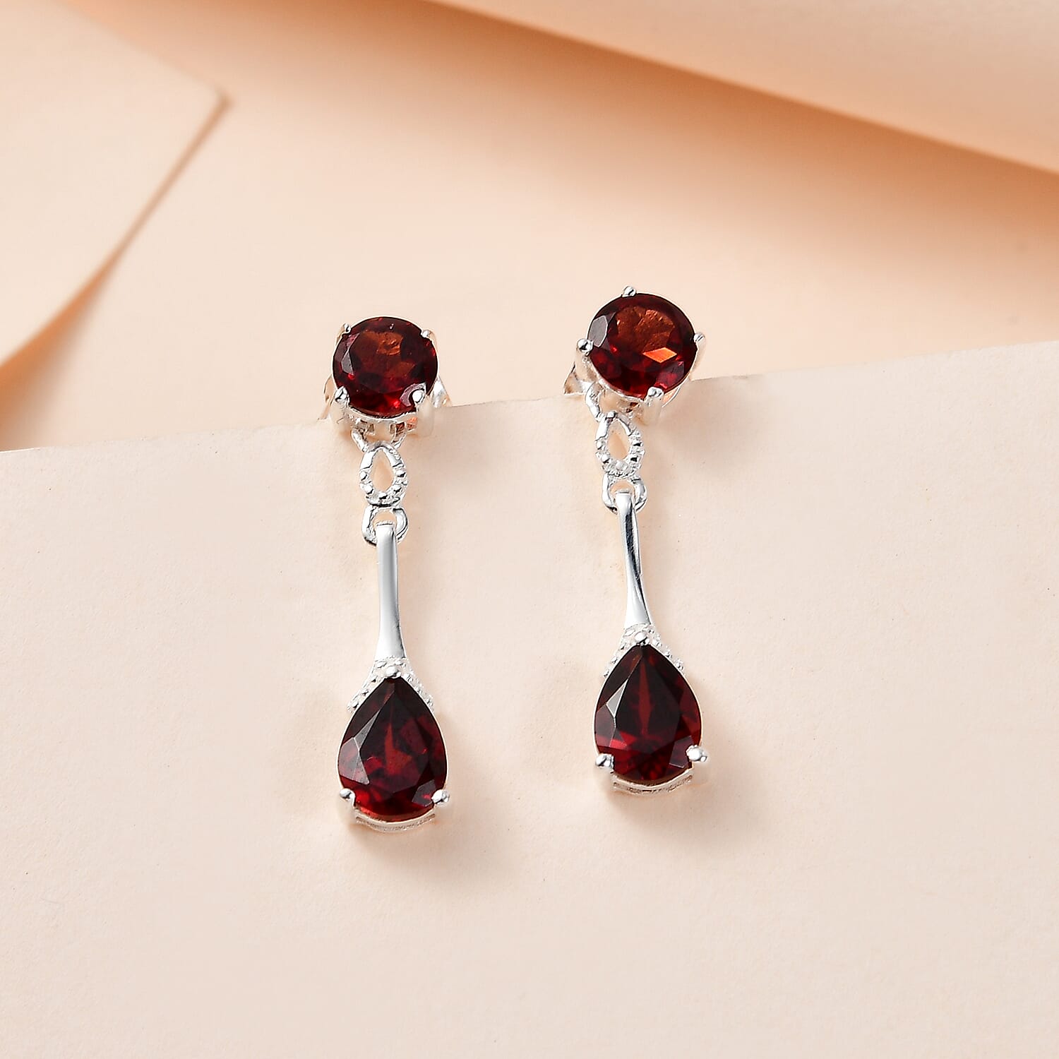 2.75 Ct Mozambique Garnet Dangle Earrings in Sterling Silver 3370902 2