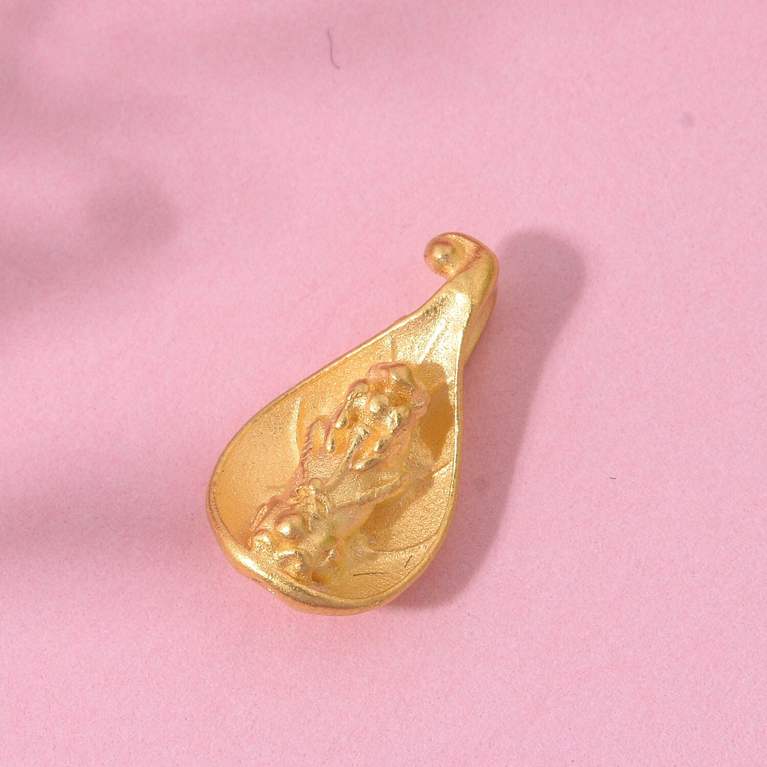 24K Yellow Gold Pixiu Leaf Pendant 8114597 1