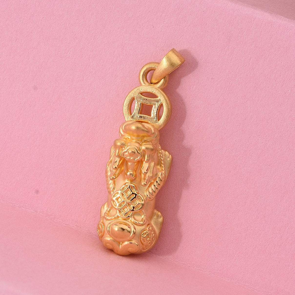 24K Yellow Gold Pixiu Pendant 8087776 2