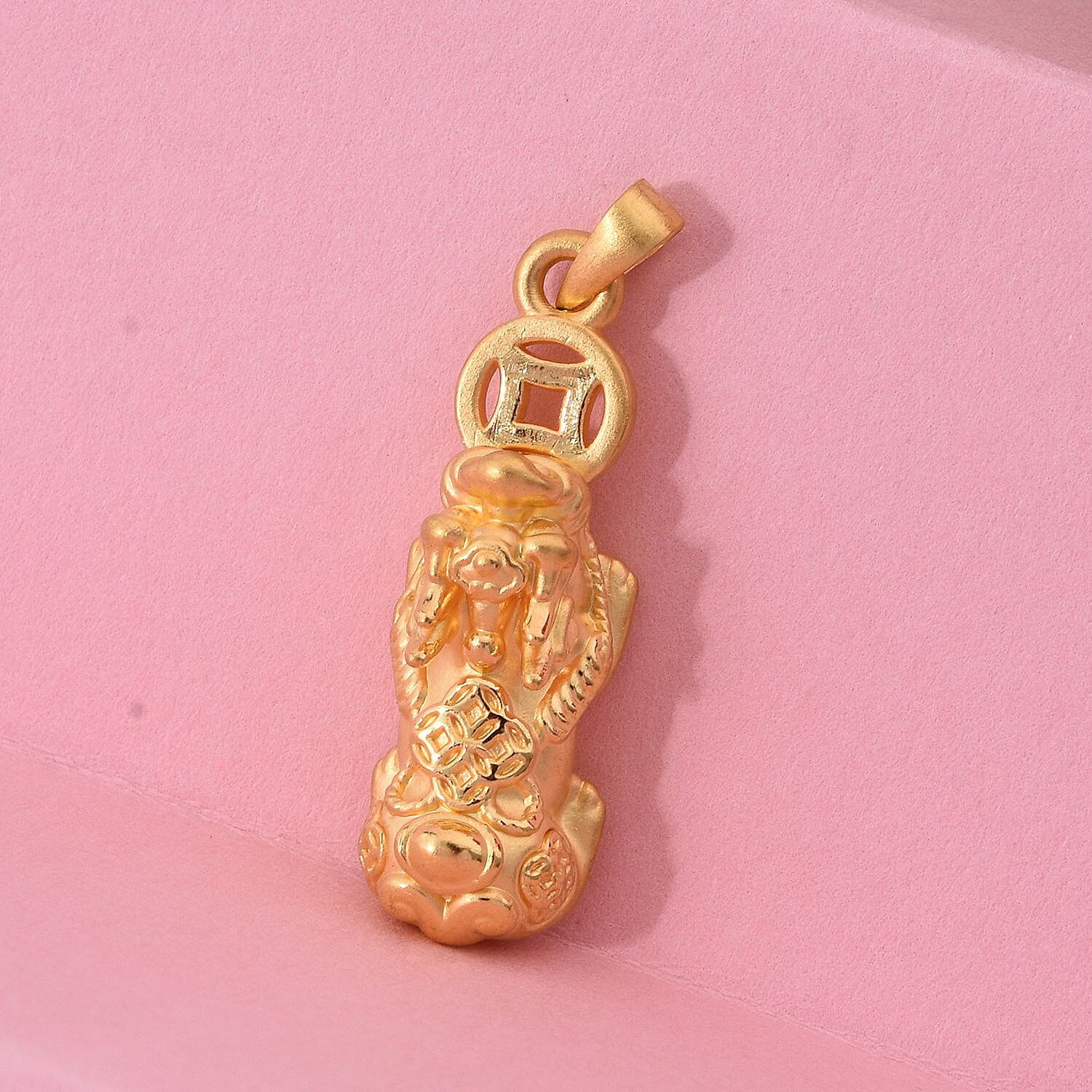 24K Yellow Gold Pixiu Pendant 8087776 2
