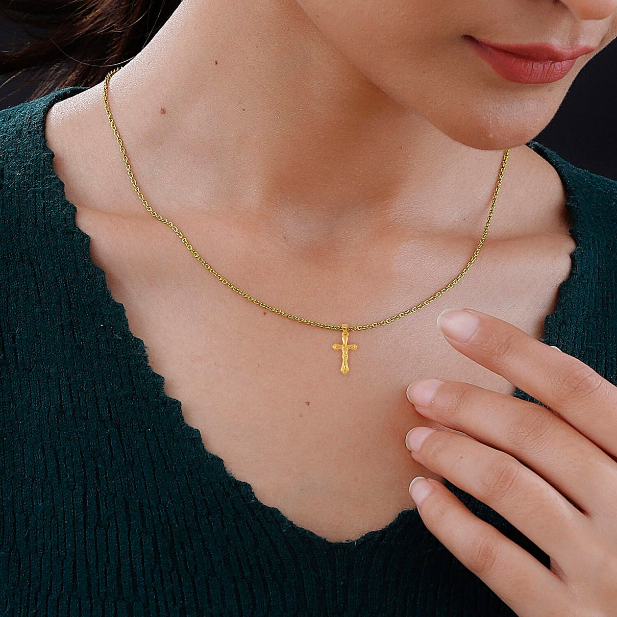 First Time Ever - 24K Yellow Gold Crucifix Pendant 7834020 3