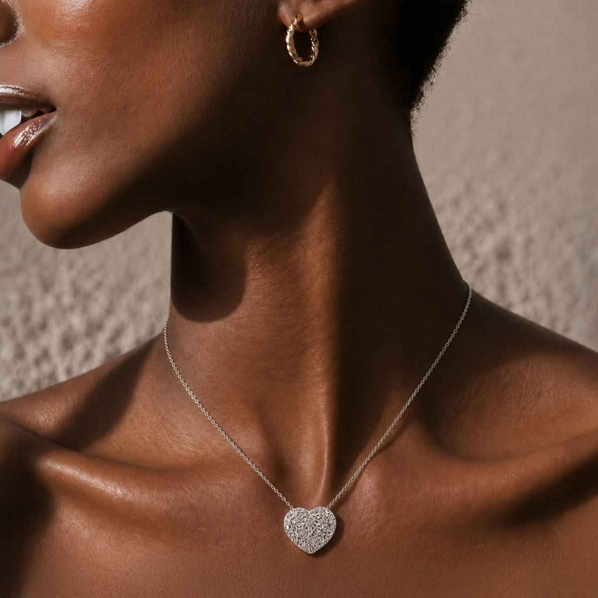 GP 1.02 Ct Diamond and Blue Sapphire Heart Cluster Pendant with Chain in Platinum Plated Silver 2887785 7