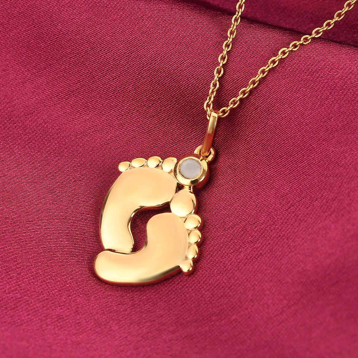 Sri Lankan White Moonstone Pendant With Chain in Yellow Gold Plated Sterling Silver 3629391 2