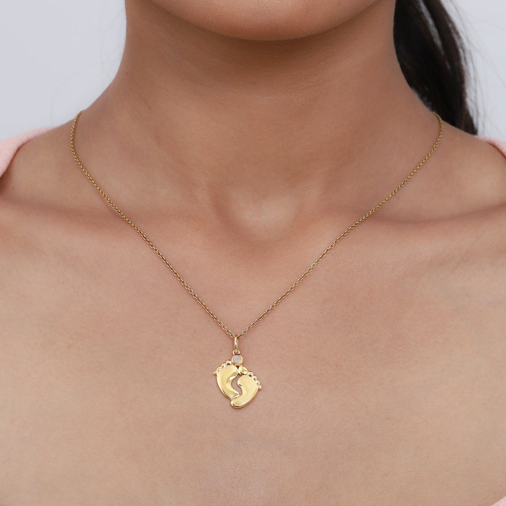 Sri Lankan White Moonstone Pendant With Chain (Size 18 With 2 Inch Extender ) in 14K Gold Overlay Sterling Silver_3629391_2