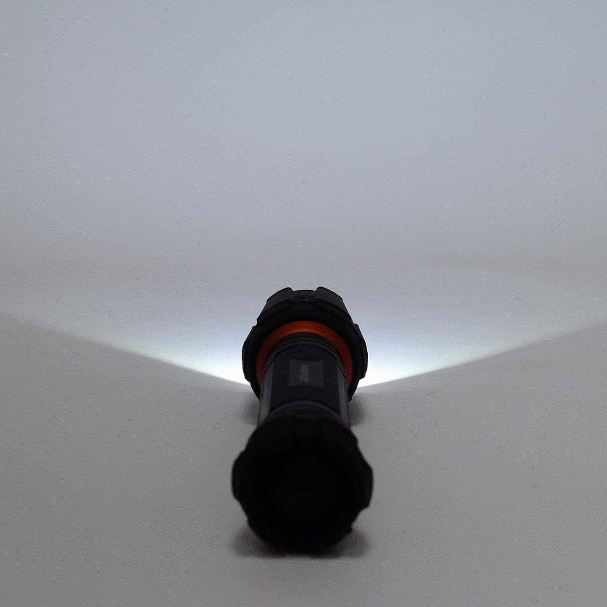 3W LED Flashlight 255 Lumen Power (4 light modes) (Duracell Batteries inc.) 7843999 5