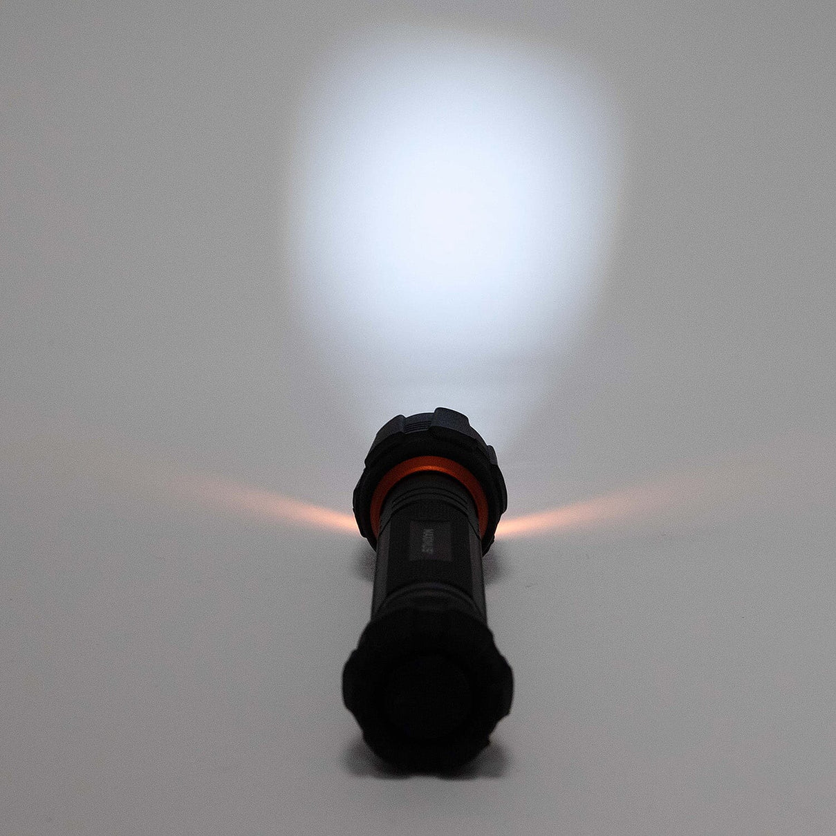 3W LED Flashlight 255 Lumen Power (4 light modes) (Duracell Batteries inc.) 7843999 6