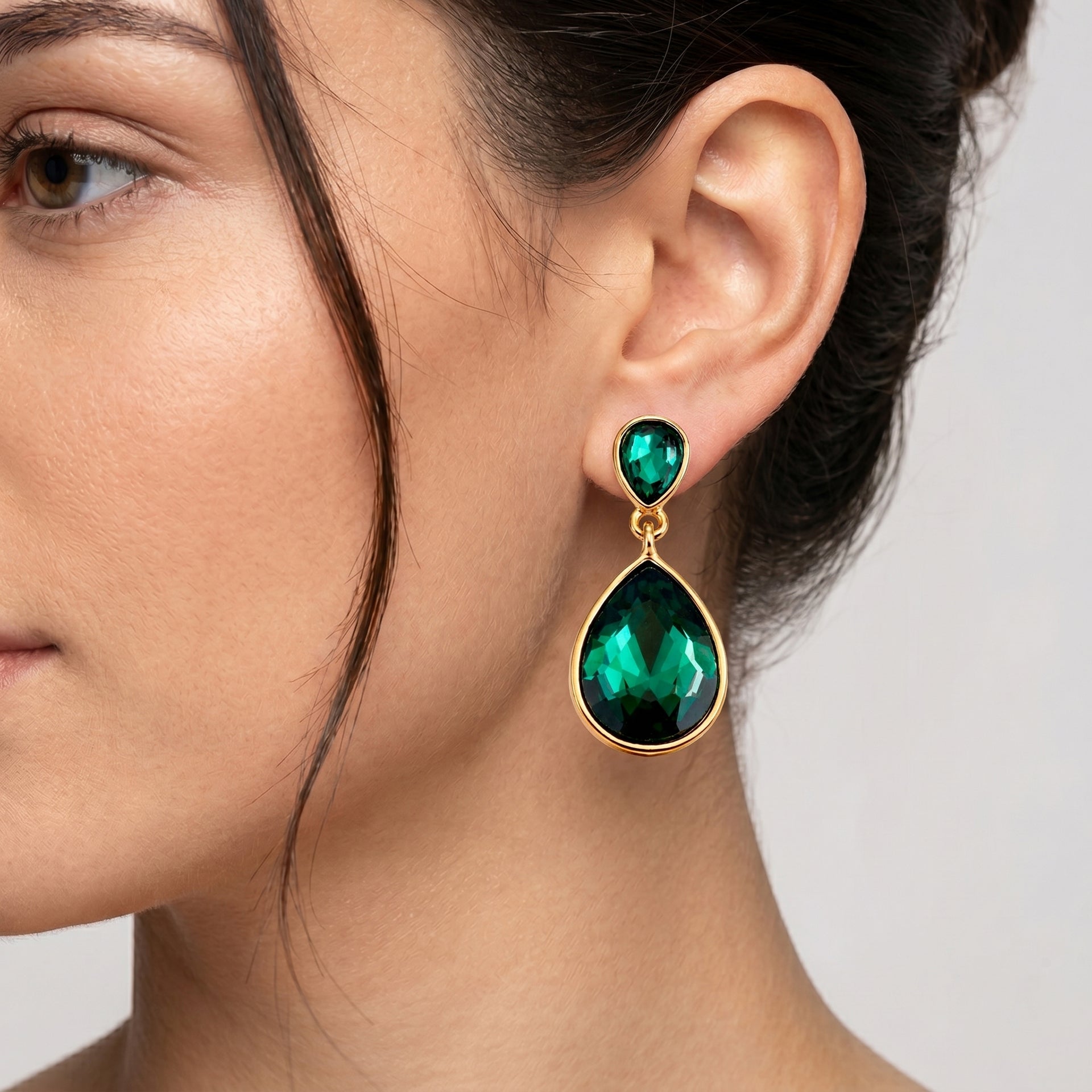 Set of 2 - Green Crystal Pear Dangling Earring with Push Back in Yellow Gold Tone V32519779 4