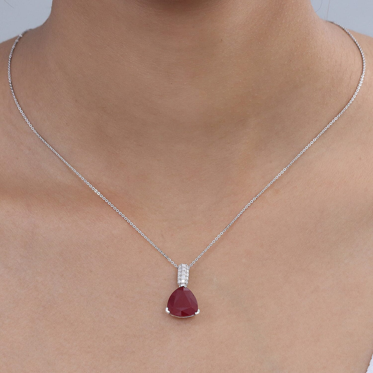 Niassa Ruby,  Moissanite Pendant with Torn Chain 19DC (Size 20) in Rhodium Overlay Sterling Silver 0.25 ct  8.750  Ct. 4459011 2