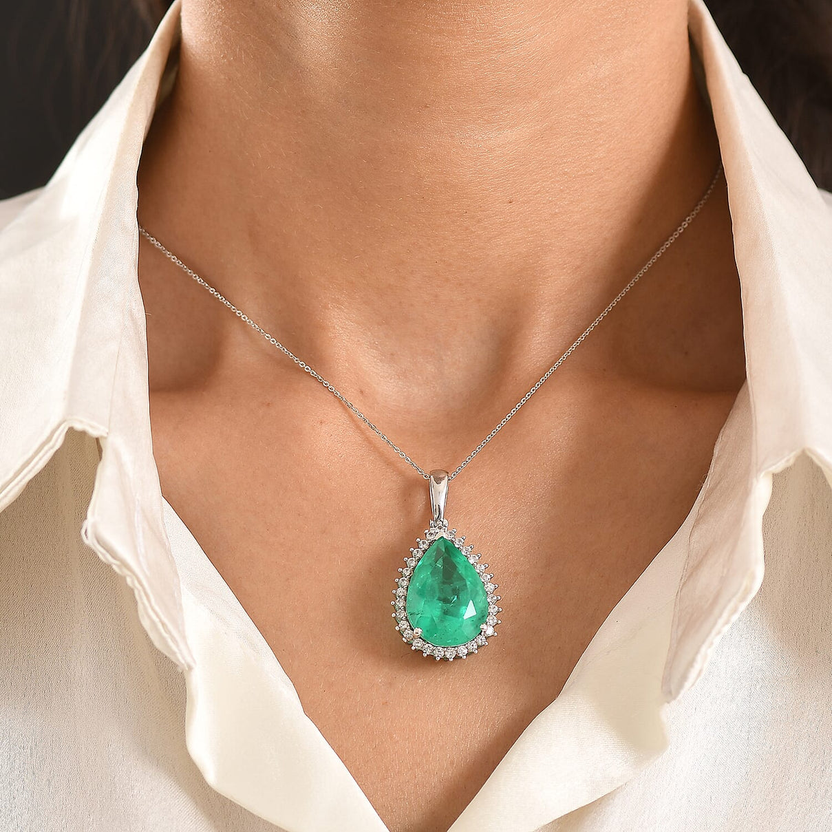 D'Joy Emeraldine Triplet Quartz &amp; White Zircon Halo Pendant with Chain (Size 20) in Rhodium Overlay Sterling Silver 21.65 Ct V32532733 2