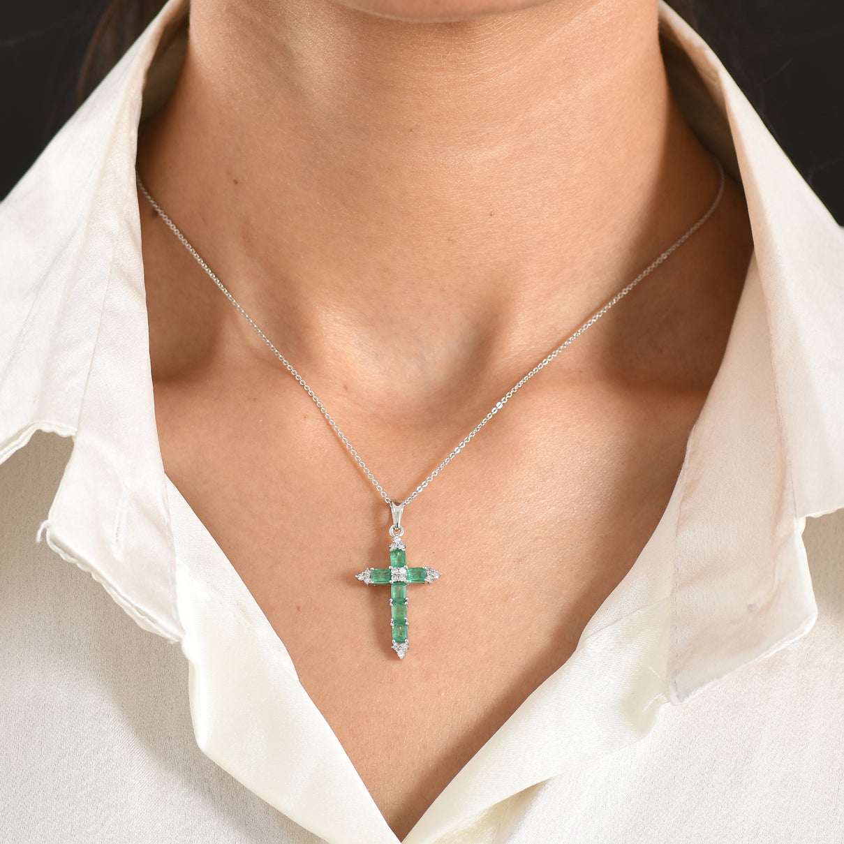Luxuriant - Premium AAA Zambian Emerald &amp; Lab Grown Diamond (SI/G-H) Cross Pendant with Chain (Size 20) in Rhodium Overlay Sterling Silver 1.50 Ct. 4477612 1
