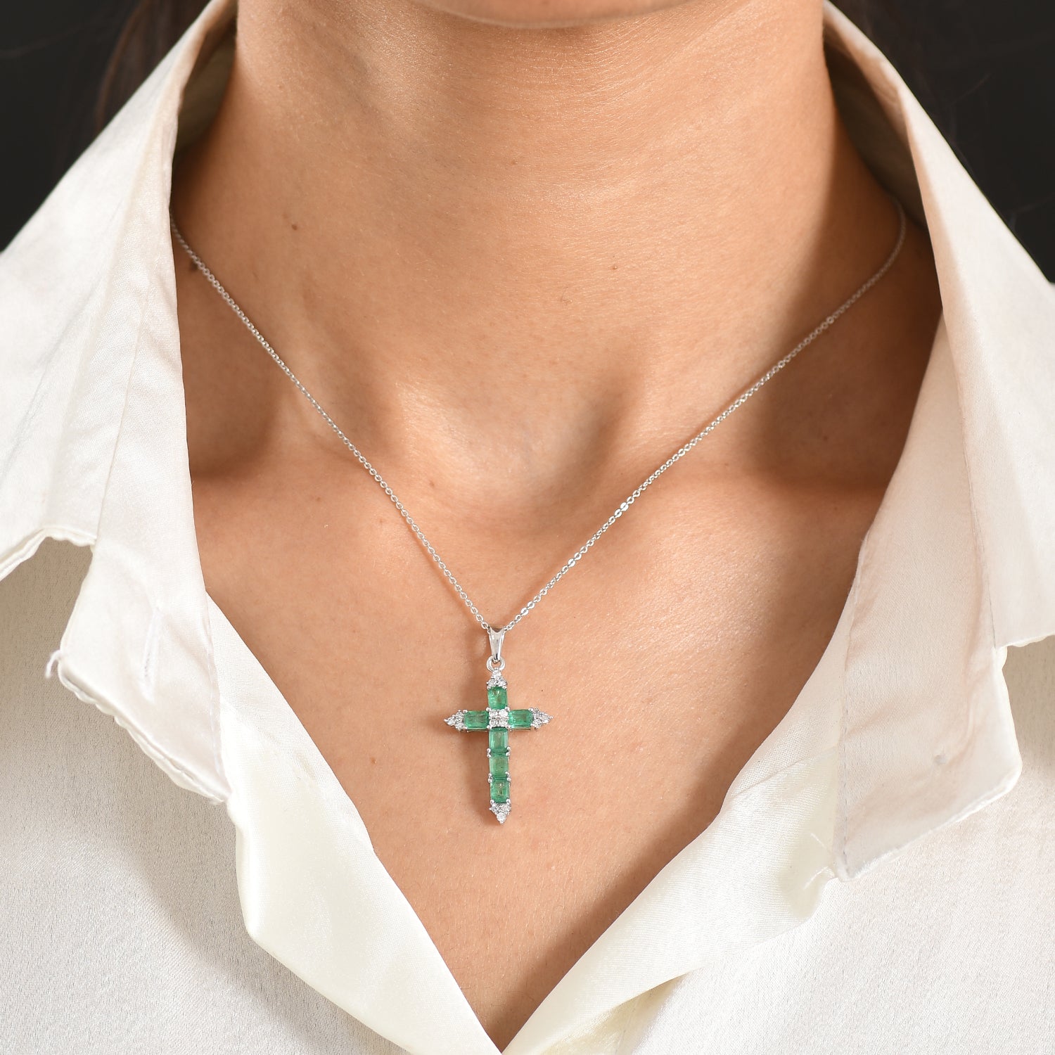 Luxuriant - Premium AAA Zambian Emerald &amp; Lab Grown Diamond (SI/G-H) Cross Pendant with Chain (Size 20) in Rhodium Overlay Sterling Silver 1.50 Ct. 4477612 1