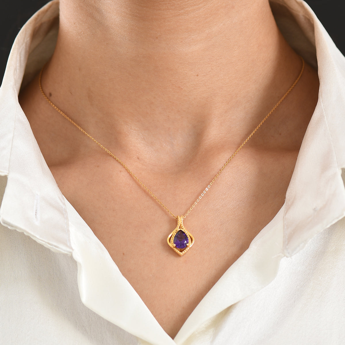 D'Joy - AAA Zambian Amethyst Solitaire Pendant with Chain (Size 20) in Yellow Gold Plated Sterling Silver 1.50 Ct. V32512462 2