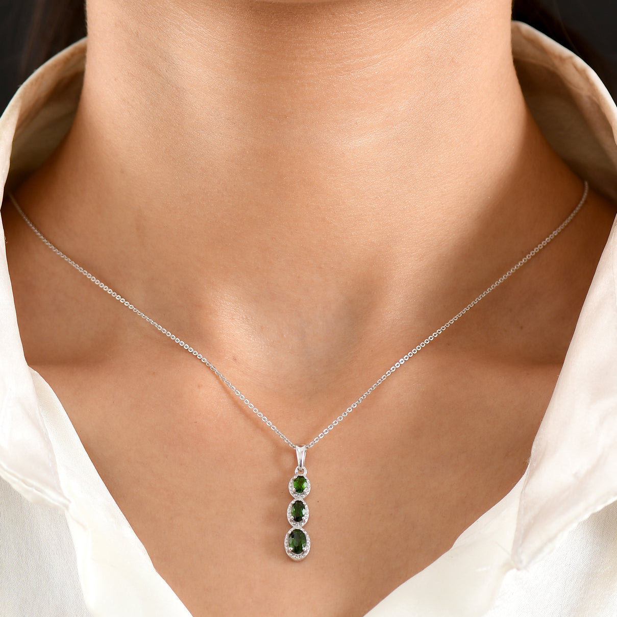 D'Joy - Natural Chrome Diopside Drop Pendant with Chain (Size 20) in Platinum Overlay Sterling Silver 4478679 2