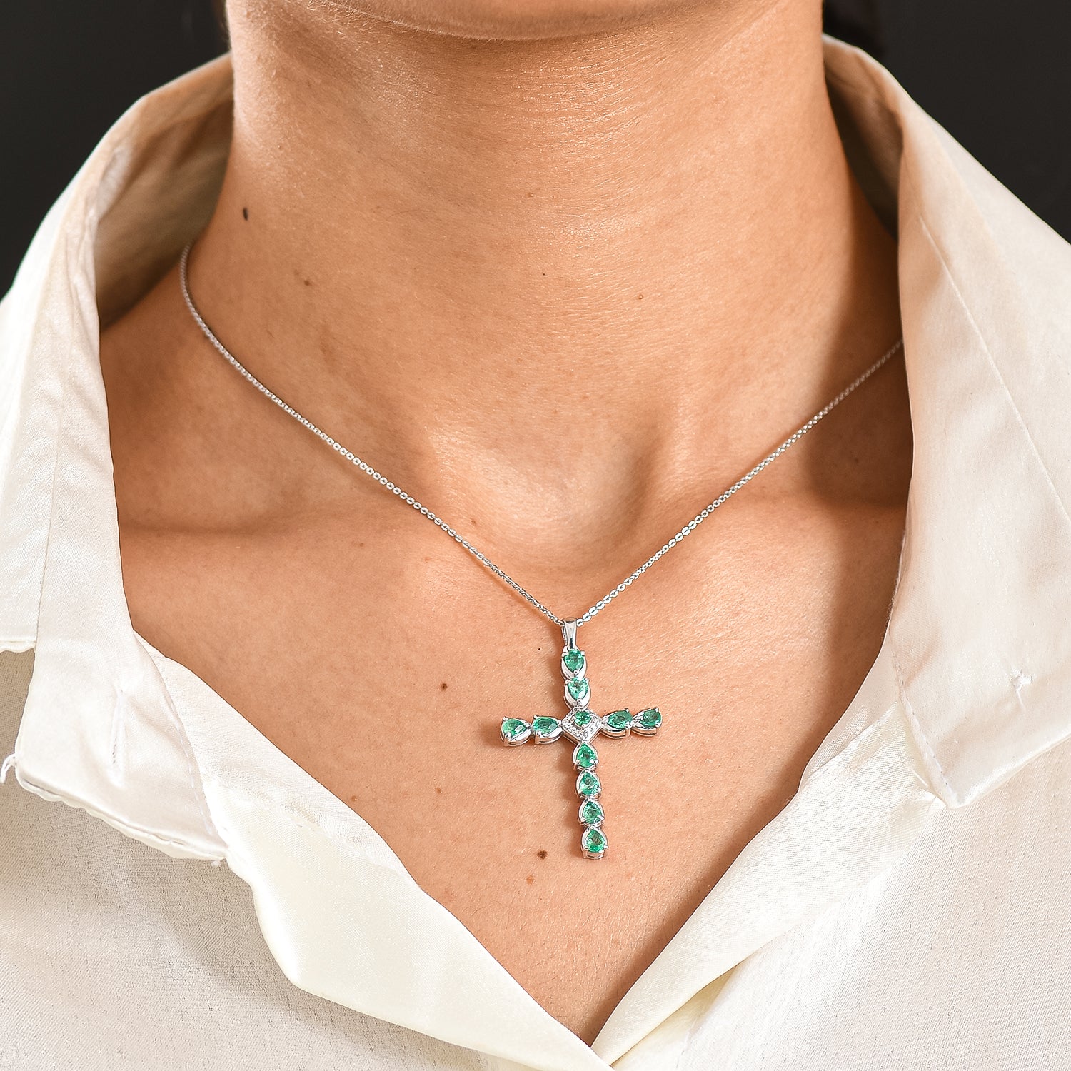 Luxuriant - Premium Zambian Emerald &amp; Lab Grown Diamond (SI-G-H) Cross Pendant with Chain (Size 20) in Rhodium Overlay Sterling Silver 1.34 Ct. 4478864 2