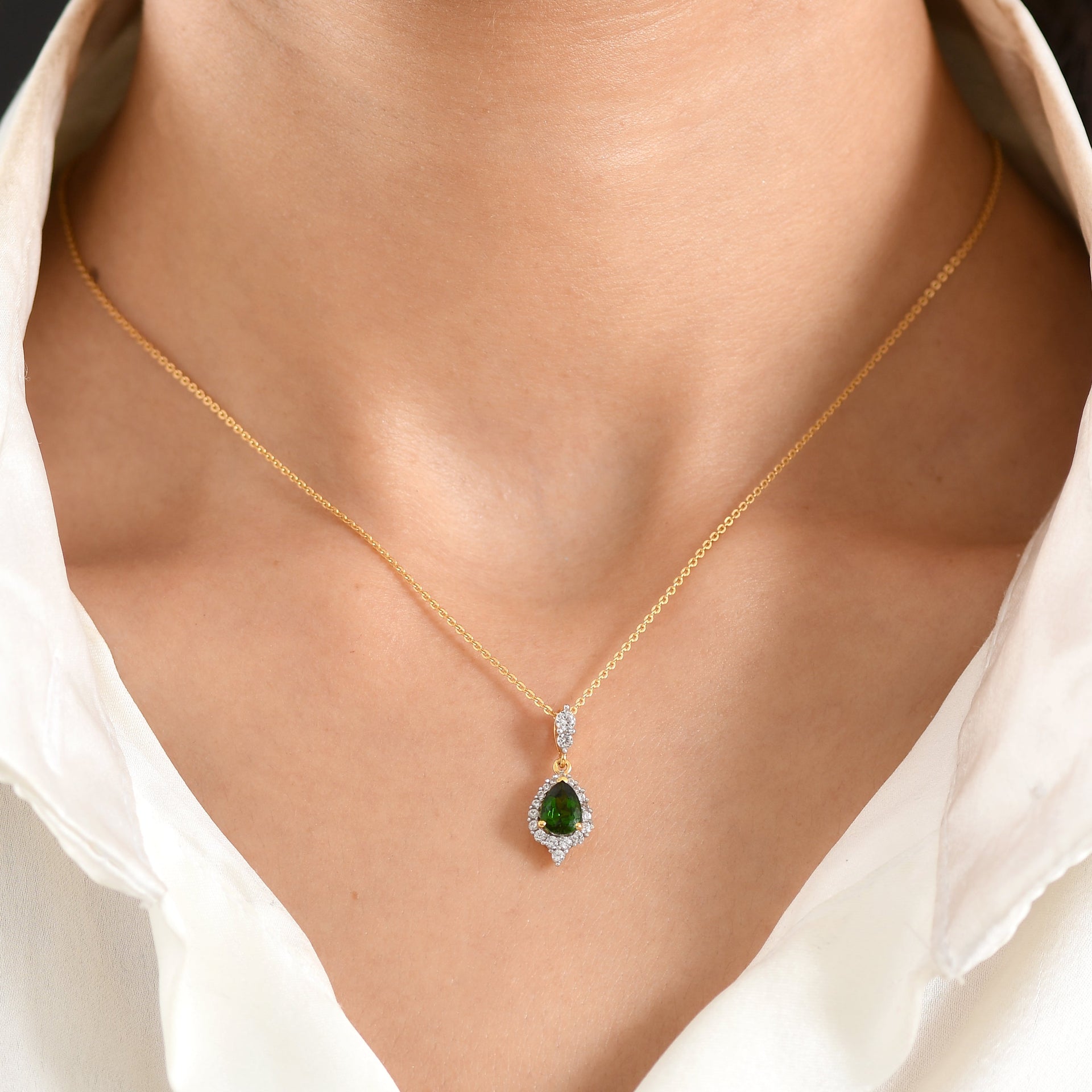 D'Joy - Natural Chrome Diopside &amp; White Zircon Halo Drop Pendant with Chain (Size 20) in Yellow Gold Plated Sterling Silver 1.15 Ct. V32351451 2