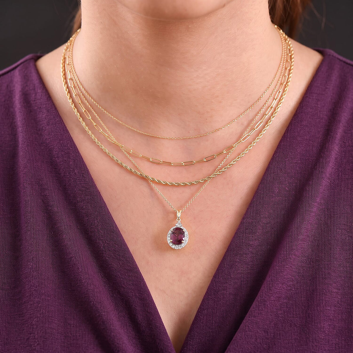 Certified and Appraised Colour Change Garnet,  Lab Grown Diamond Pendant with Chain (Size 18) in 10K Yellow Gold, Gold Wt. 3.18 Gms  3.800  Ct. 4486647 2