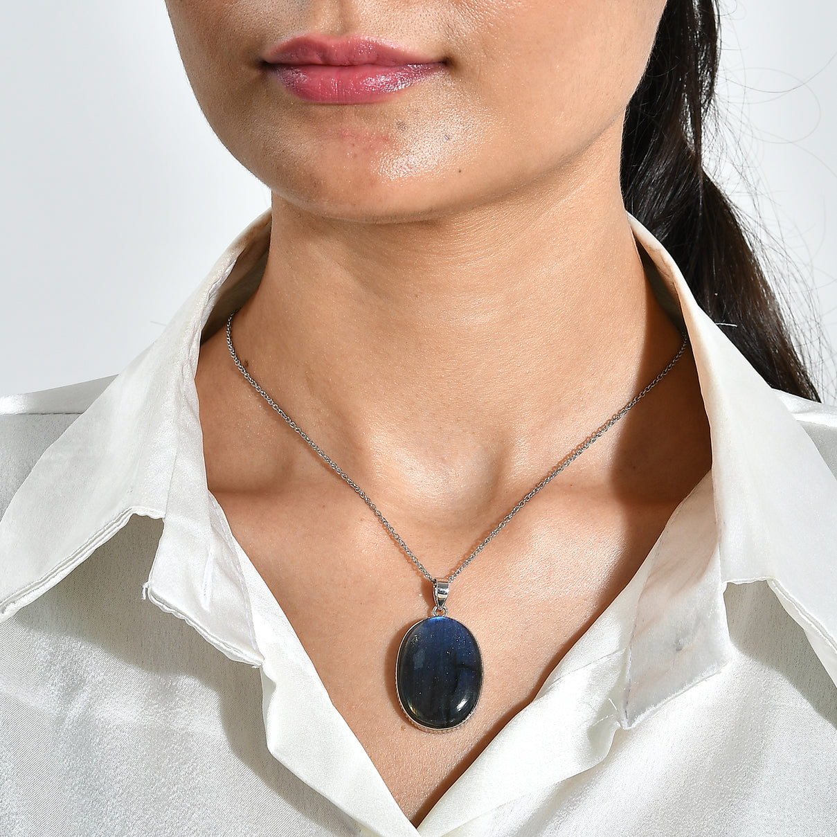 D'Joy - Labradorite Solitaire Pendant in Platinum Overlay Sterling Silver with Chain (Size 20) 39.50 Ct. V32513022 2