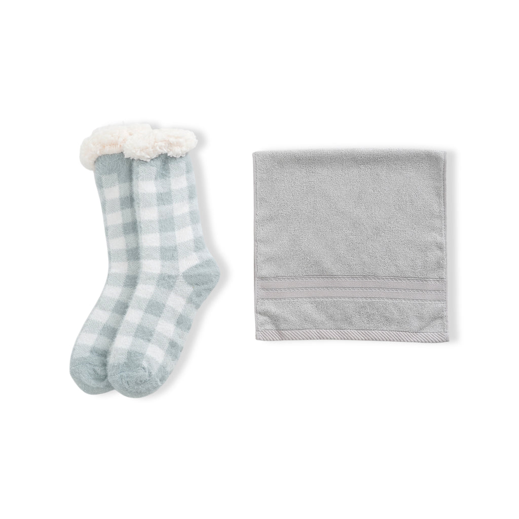 LIVMORE 2-Piece Bamboo Towel & Sherpa Fleece Checked Socks Christmas Gift Set - Grey & White_4507718