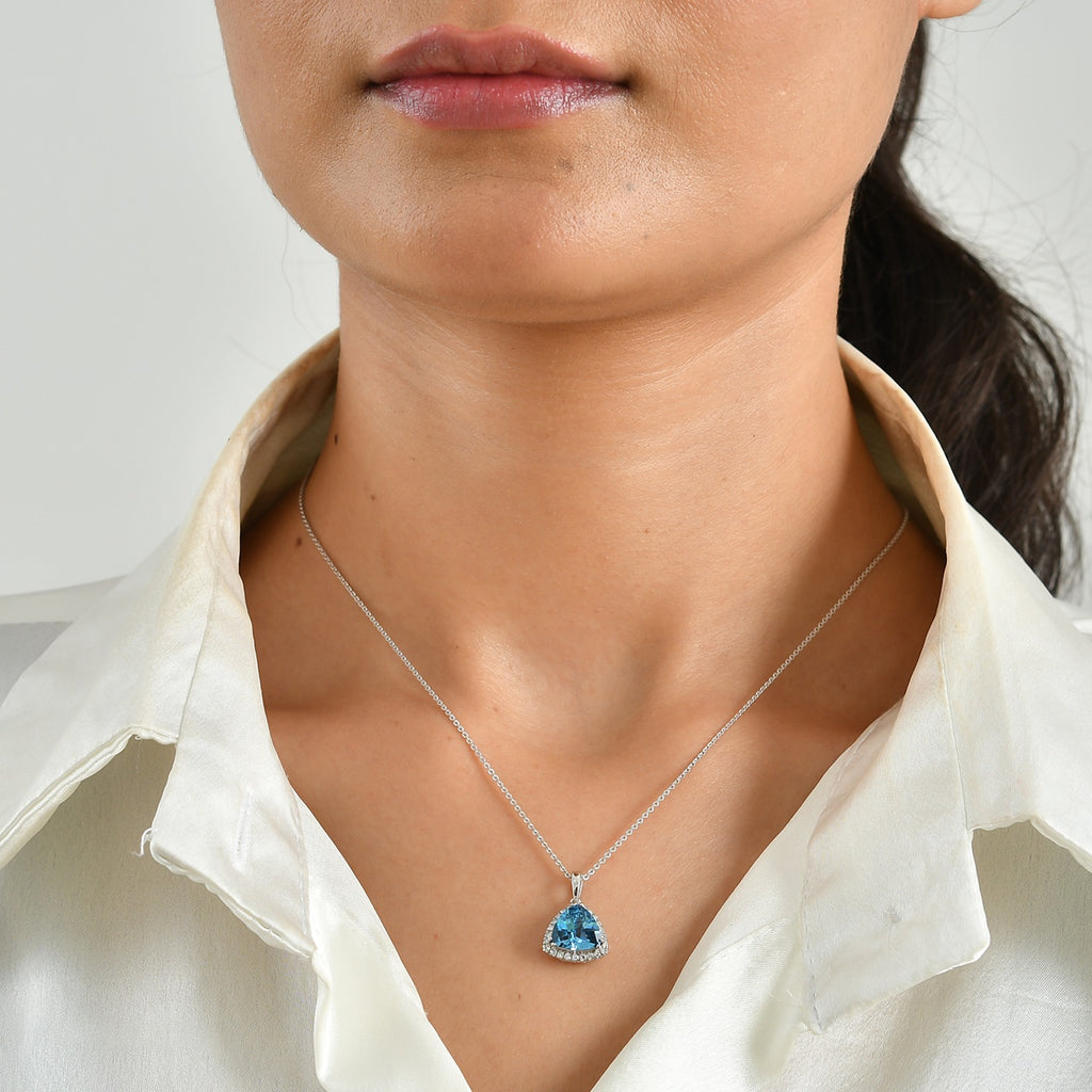 Luxuriant - Swiss Blue Topaz & Lab Grown Diamond (SI/G-H) Halo Pendant with Chain (Size 20) in Rhodium Overlay Sterling Silver 2.90 Ct._4516343_1