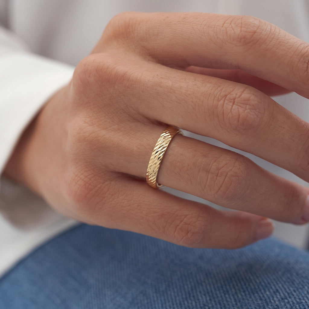 Royal Bali Collection - 9K Yellow Gold Diamond Cut Band Ring_6252143_5