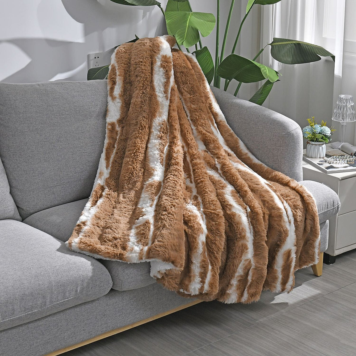 700GSM Double Layer Faux Rabbit Fur Sherpa Blanket - Brown 7602216 0