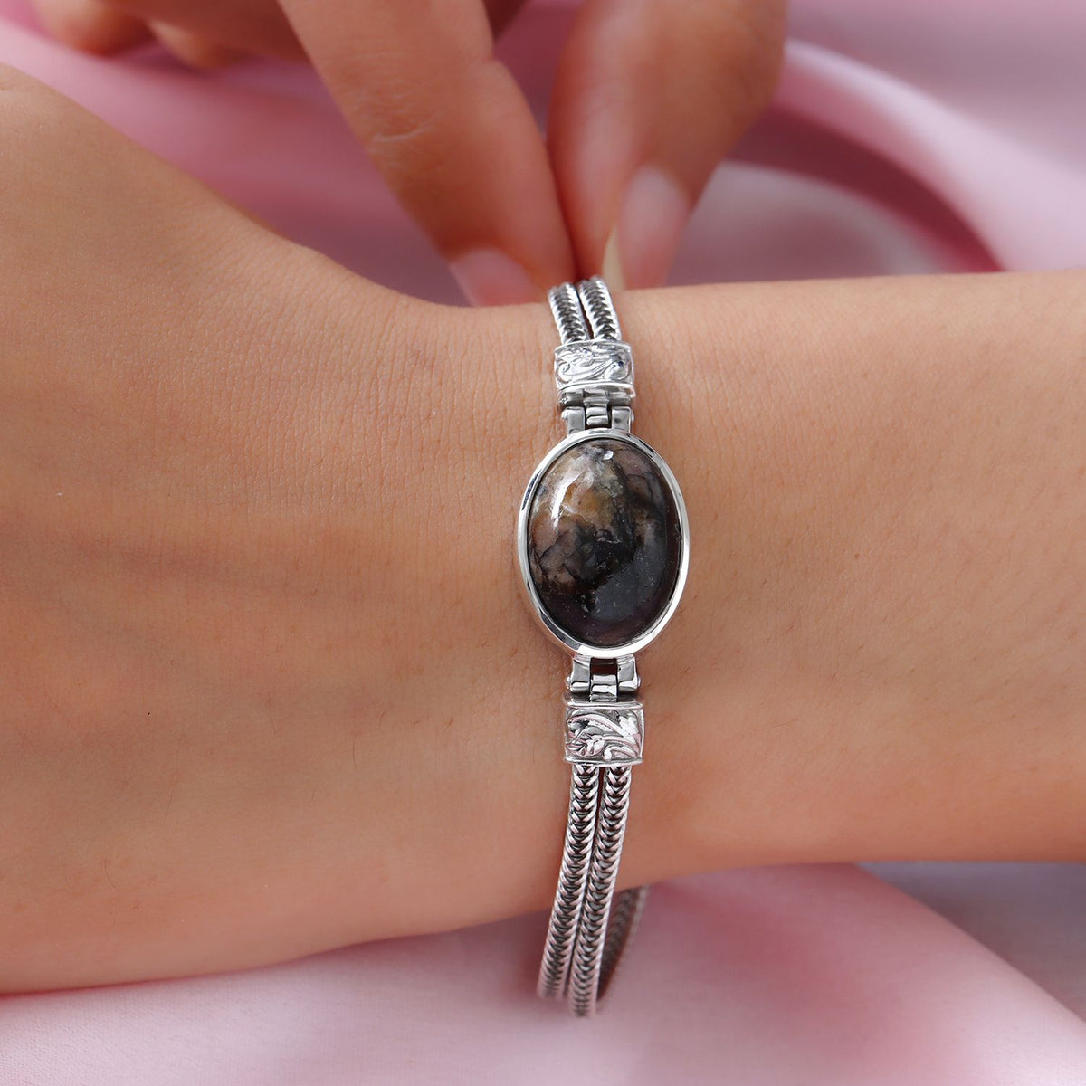 Willemite Fancy Bracelet (Size - 7.5) in Platinum Overlay Sterling Silver V32515624 3