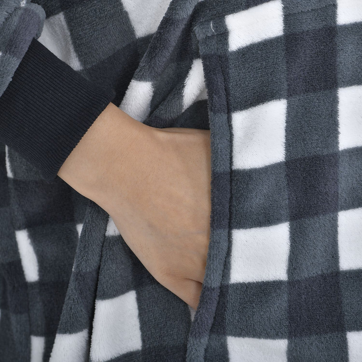 Close Out - Flannel Checkered Pattern Oversized Hoodie with a Giant Pocket (Size 94x80 Cm) - Black 7260829 8
