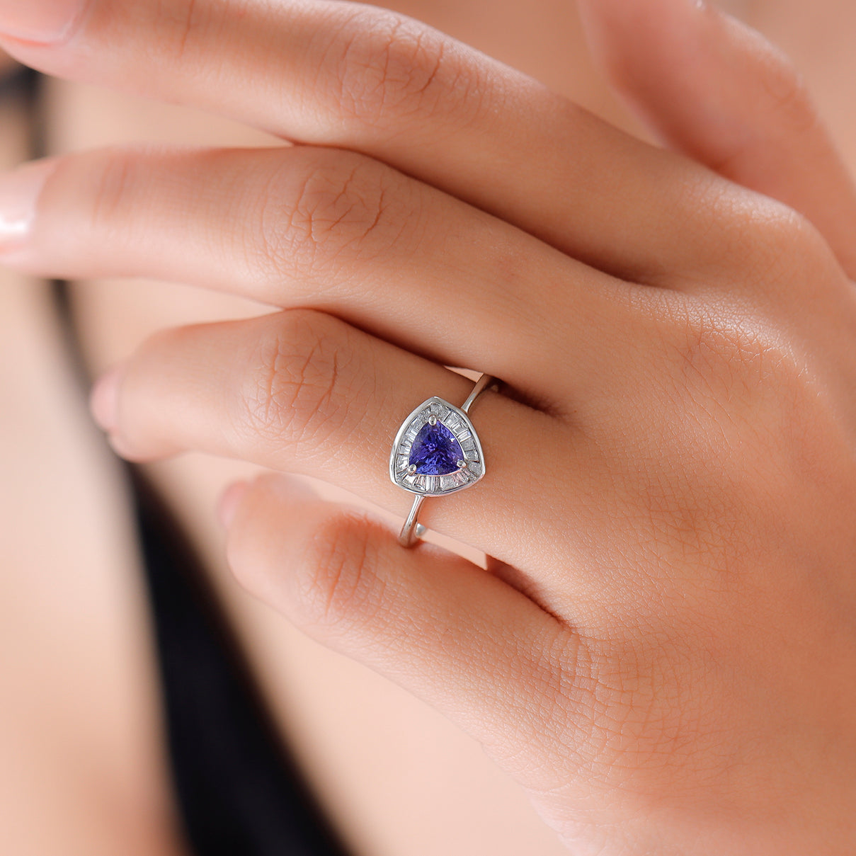 Tucson Special- AAAA Tanzanite Trillion 1 ct. 7380253 2