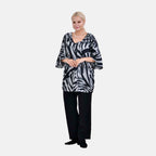 TAMSY Black Boat Neck Black & White Printed Knit Drape Top (One Size,8-22) - Black_7512868