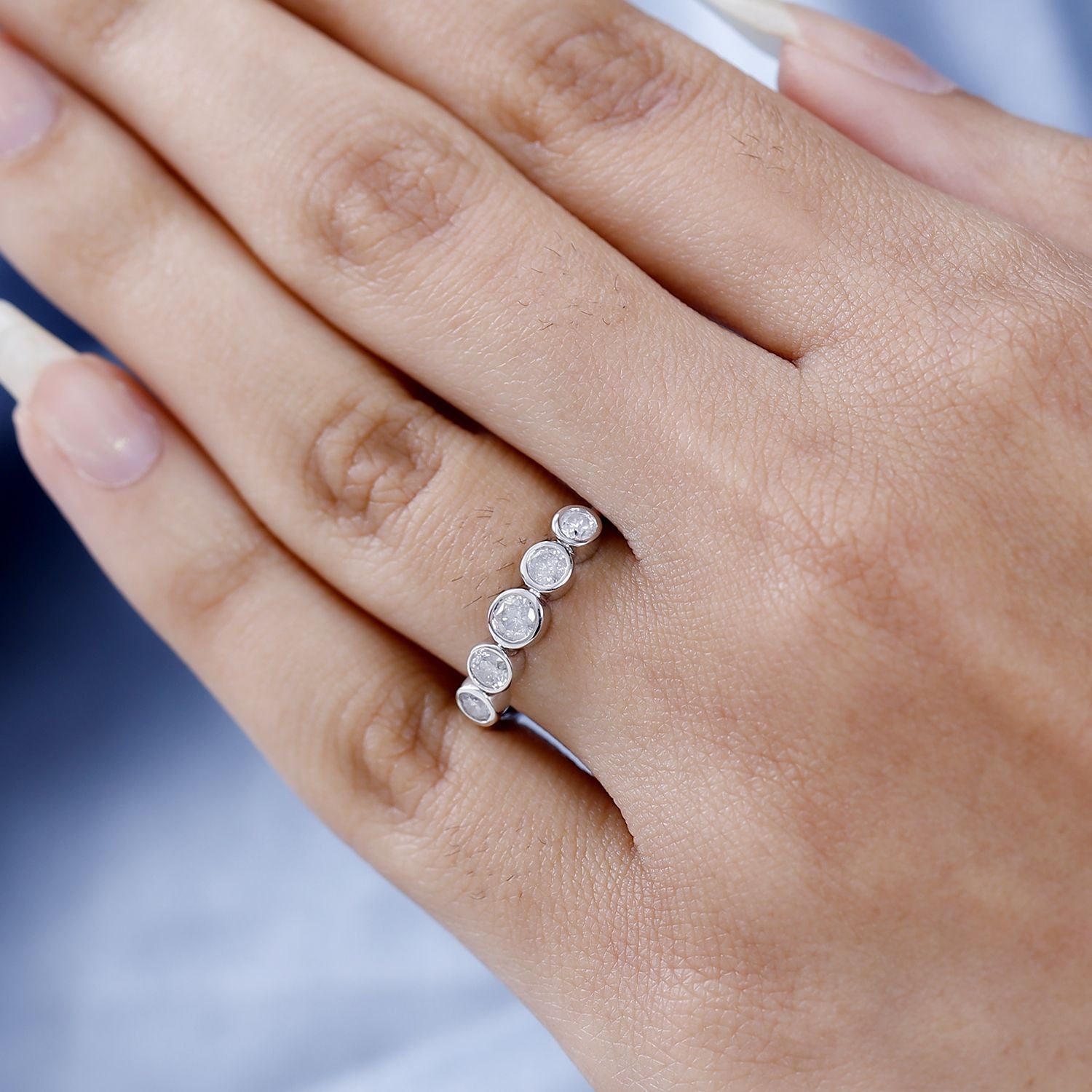 Diamond 5-Stone Band Ring in 9K White Gold SGL Certified V32512727 2