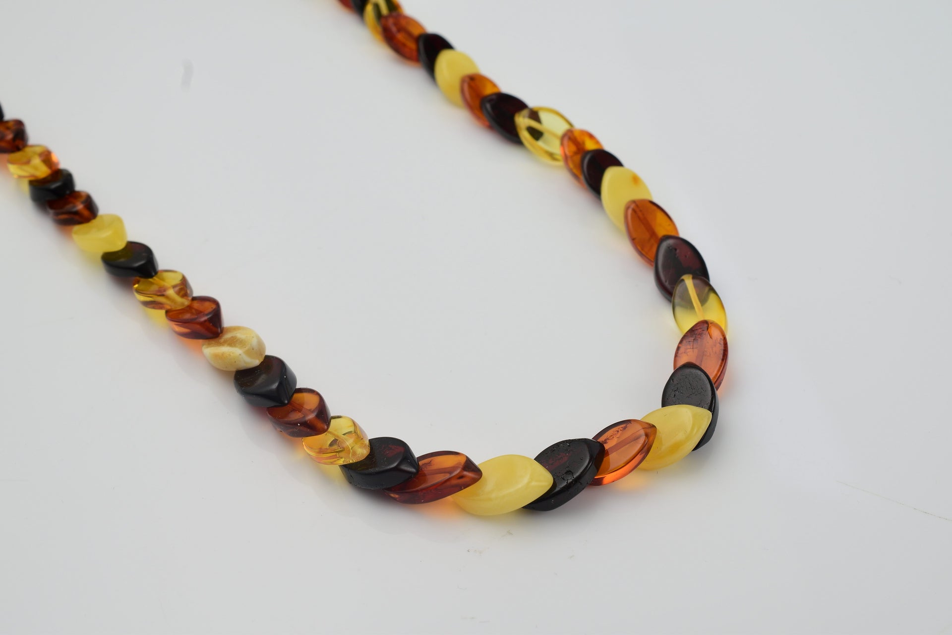 Tuscon Gem Find - Amber Marquise Shaped Necklace (Size 20) 70.00 Ct 7747288 0