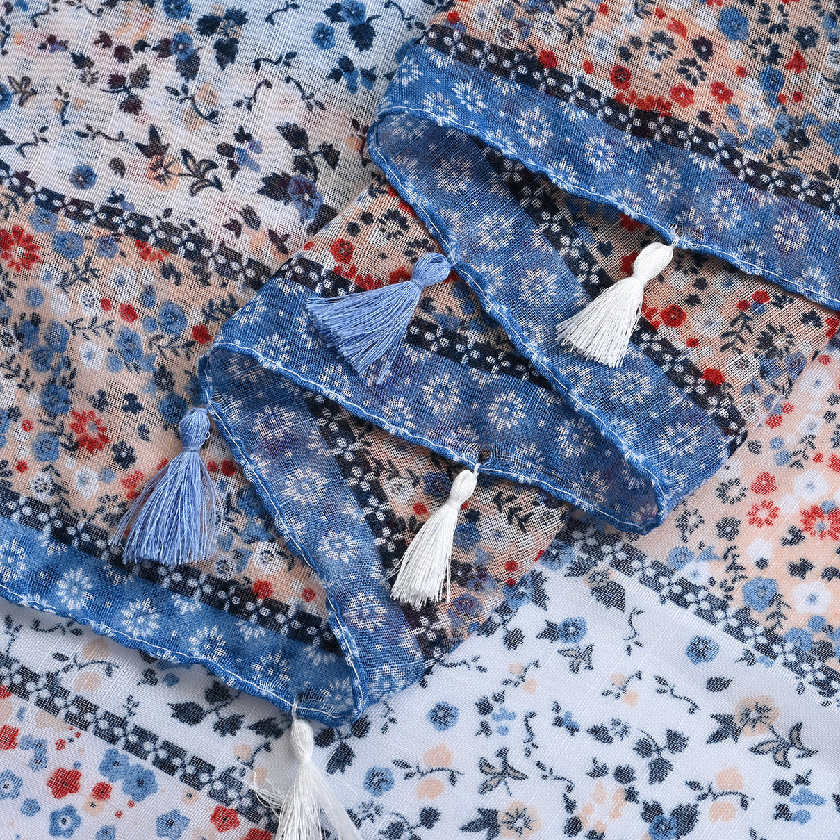 Closeout Deal New Arrival Printed Scarf with Tassels 7751701 7