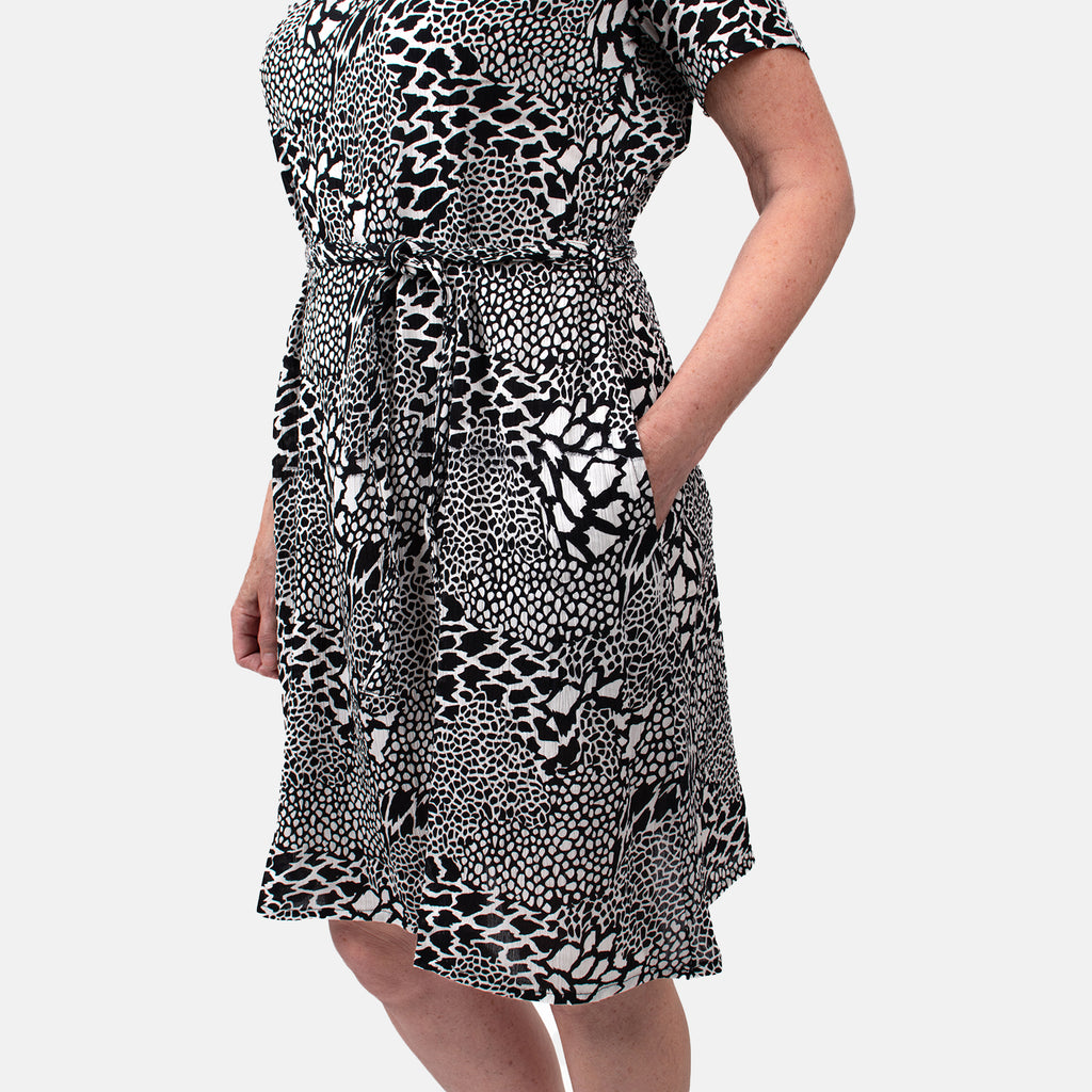 Pure and Natural 100% Viscose Woven Dress (Size M) - Black_7806510_3