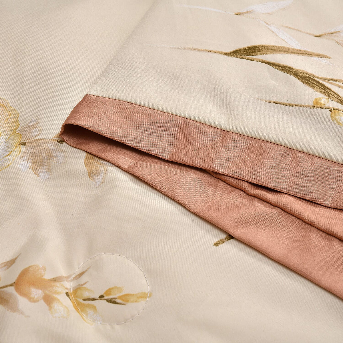 4 Seasons Luxury Bedding Collection - Down Alternative Comforter Quilt With Silk Touch and Matching Pillowcases (King Size) 7832125 6