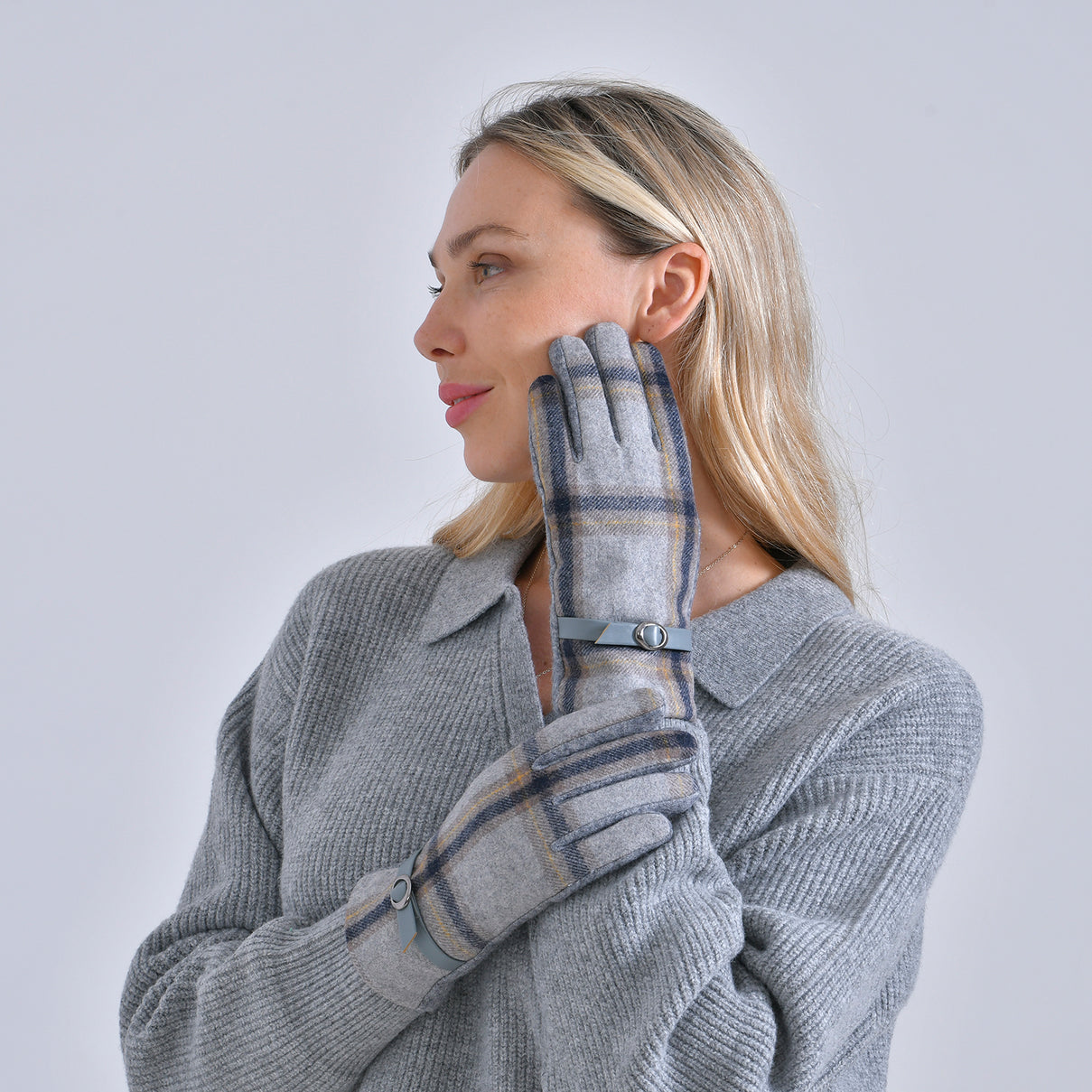 Cashmere Winter Plaid Gloves with Touch Screen Tips V32529329 3