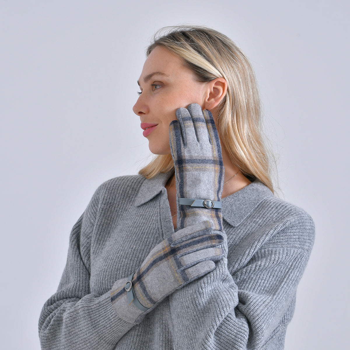 Cashmere Winter Plaid Gloves with Touch Screen Tips V32529329 3