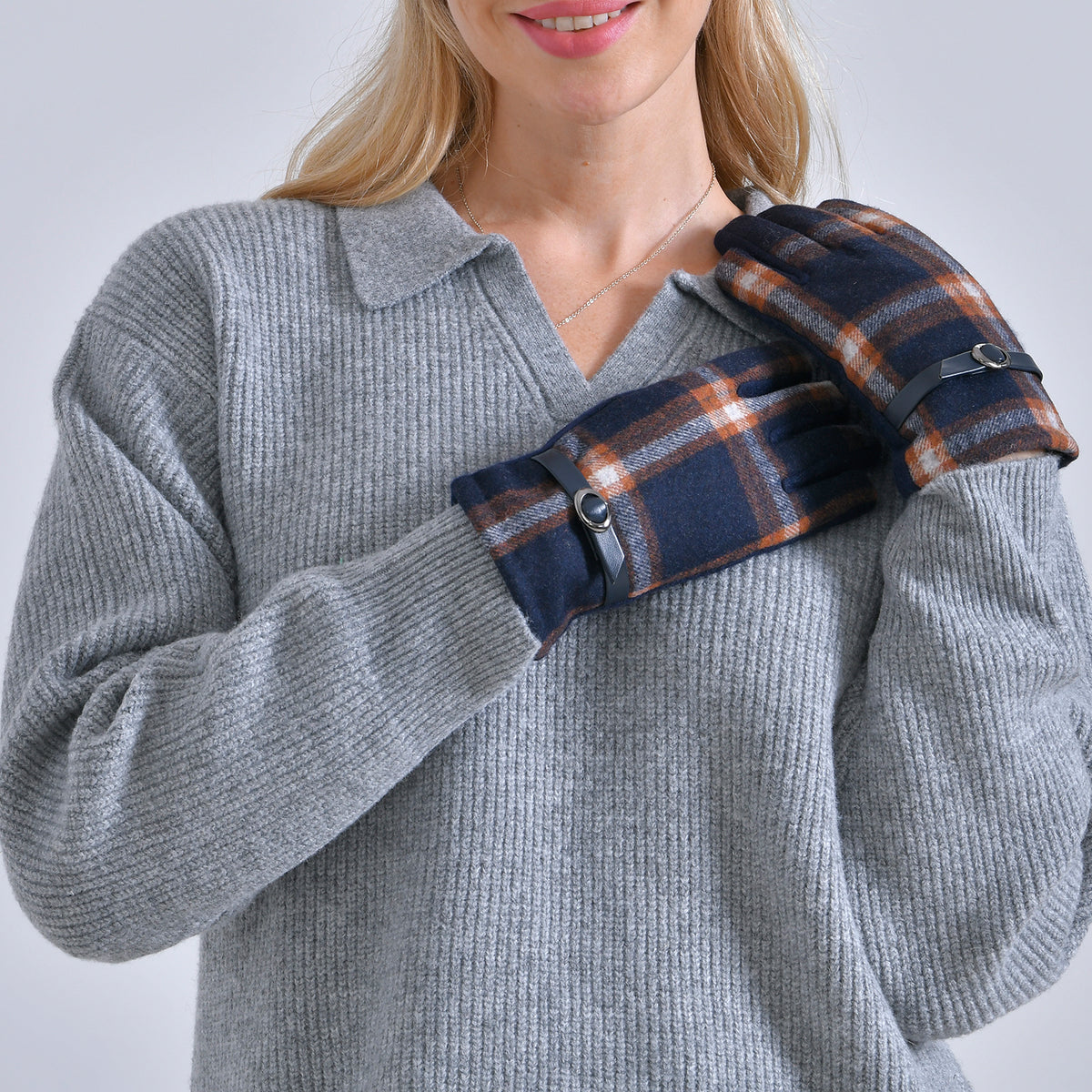 Cashmere Winter Plaid Gloves with Touch Screen Tips V32521722 3