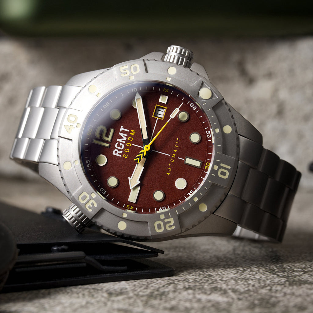 Thomas Earnshaw Japanese Mens Watch in Stainless Steel_7840812_3