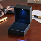 Luxuriant Jewellery Box Set - LED Ring Box, Pouch, and Cleaning Cloth - Green_7841308_1