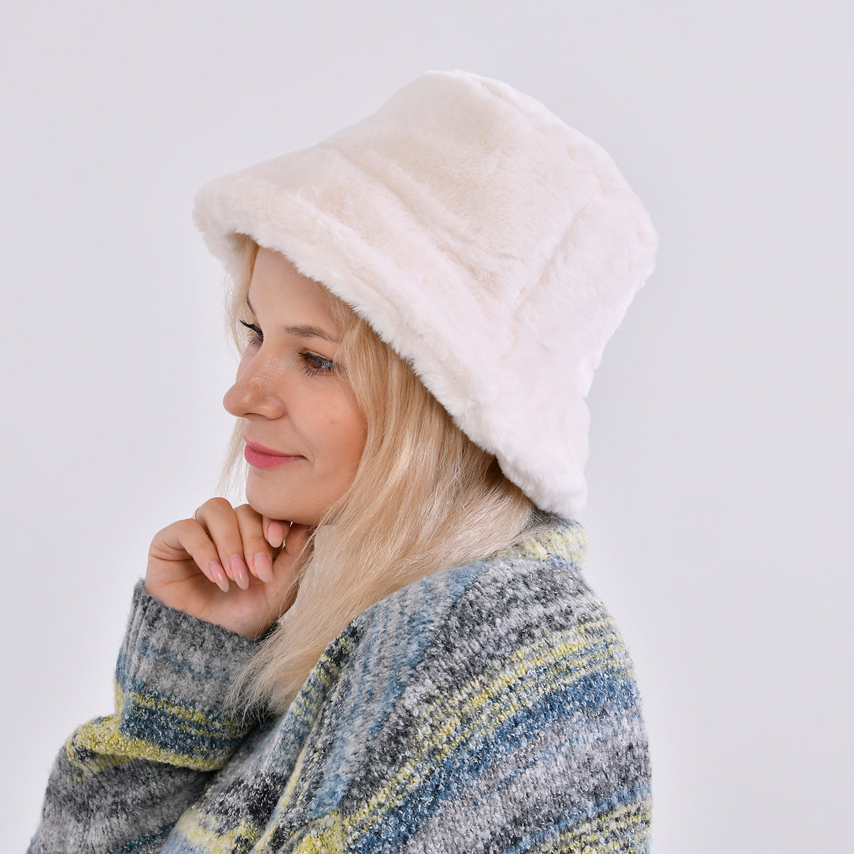 Lightweight and Cozy Faux Fur Bucket Hat (58cm) - White V32514545 3