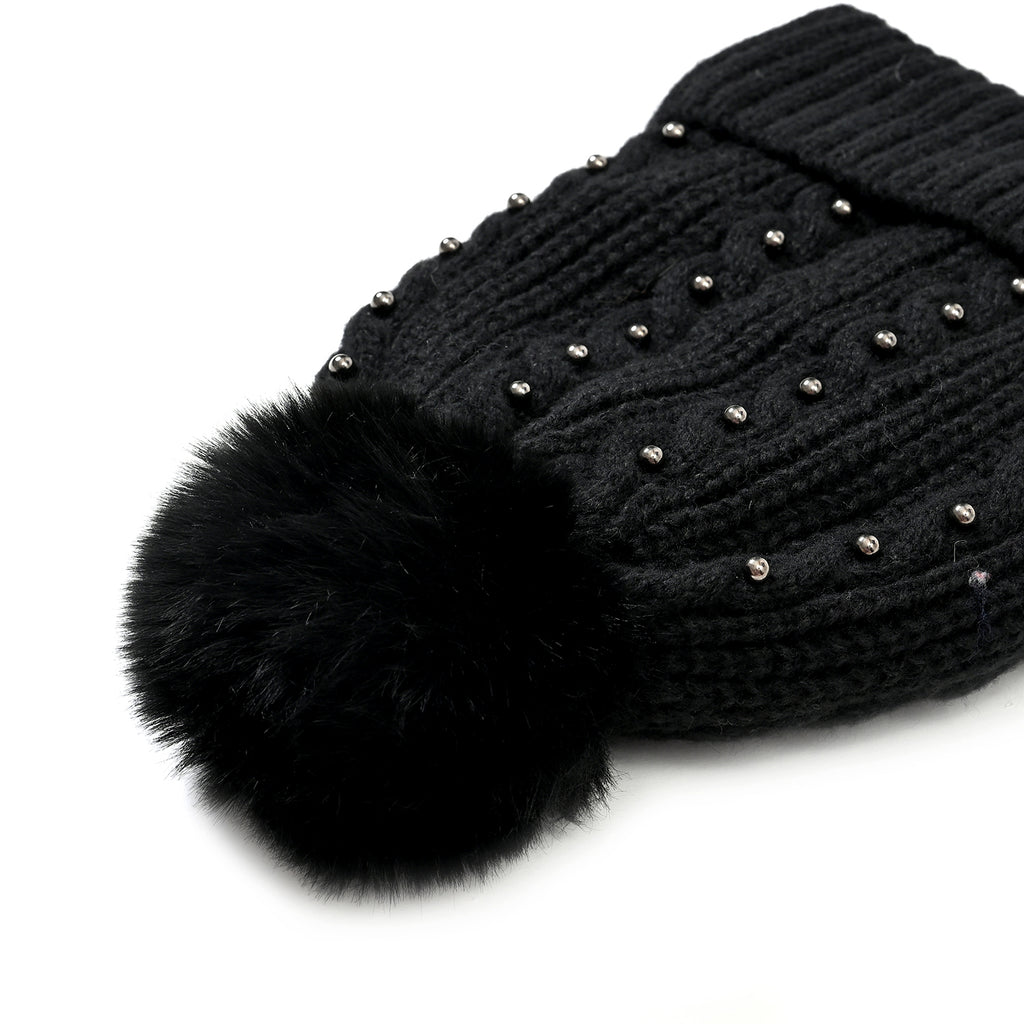 Cuff Beanie with Faux Pearl (22 x 21cm) - Black_7850113_4