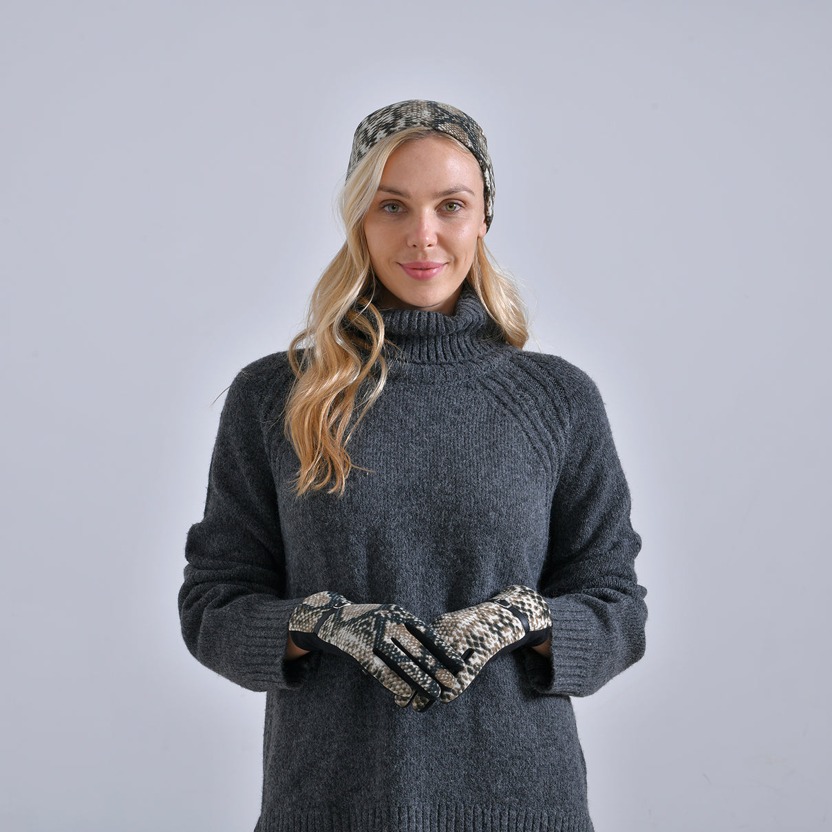 SnakeSkin Pattern Winter Gloves and Beanie Set 7850639 2
