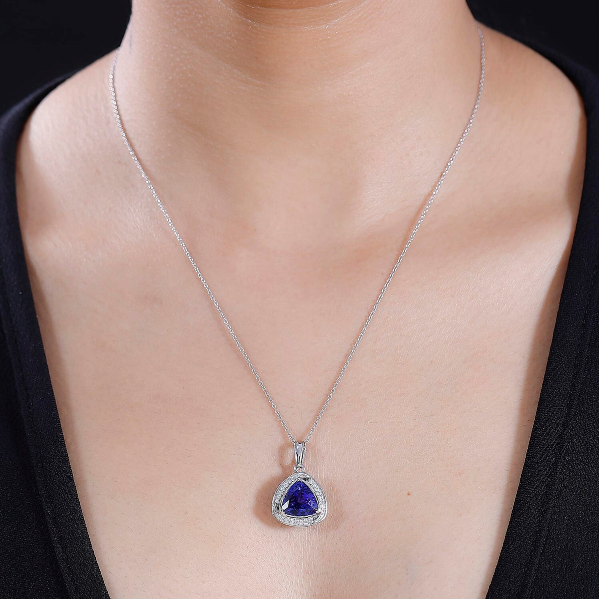 950 Platinum AAAA Tanzanite White Diamond EF, VS Halo Pendant 7861848 1